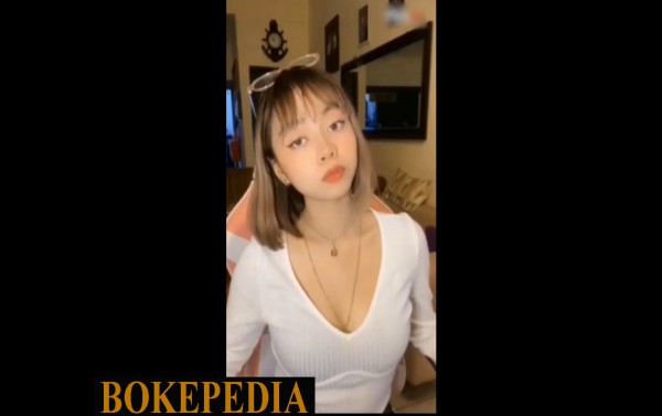 Risha Seleb Tiktokers Body Hot Banget